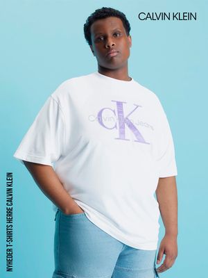 Tilbud fra Luksusmærker i Hobro | Nyheder T-shirts Herre Calvin Klein  hos Calvin Klein | 18.10.2023 - 29.11.2023