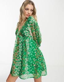 Wednesday's Girl - Grøn smock-minikjole med pufærmer og patchworkdesign på tilbud til 126 kr. hos Asos
