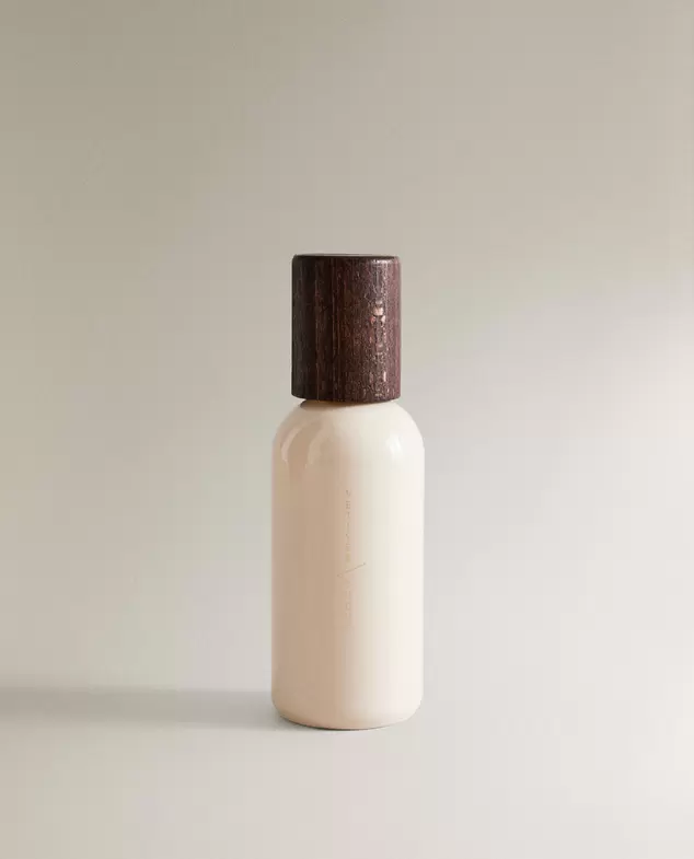 (200 ML) VETIVER SUEDE  - SPRAYDIFFUSER på tilbud til 135 kr. hos Zara Home