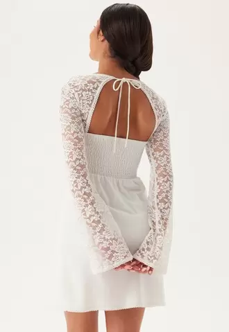 Lace Sleeve Bustier Dress på tilbud til 899 kr. hos Bubbleroom