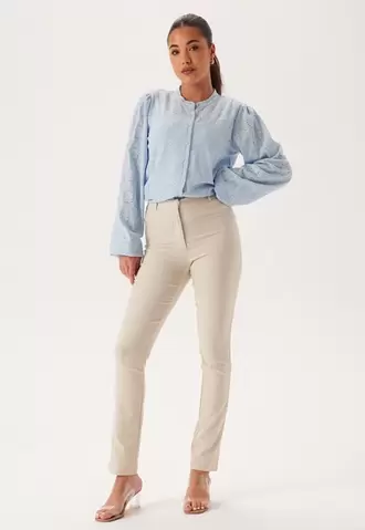 Long Sleeve Button Blouse på tilbud til 359 kr. hos Bubbleroom