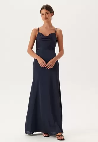 Waterfall Mermaid Gown på tilbud til 1199 kr. hos Bubbleroom