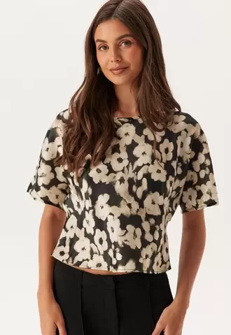 Satin Blouse på tilbud til 349 kr. hos Bubbleroom