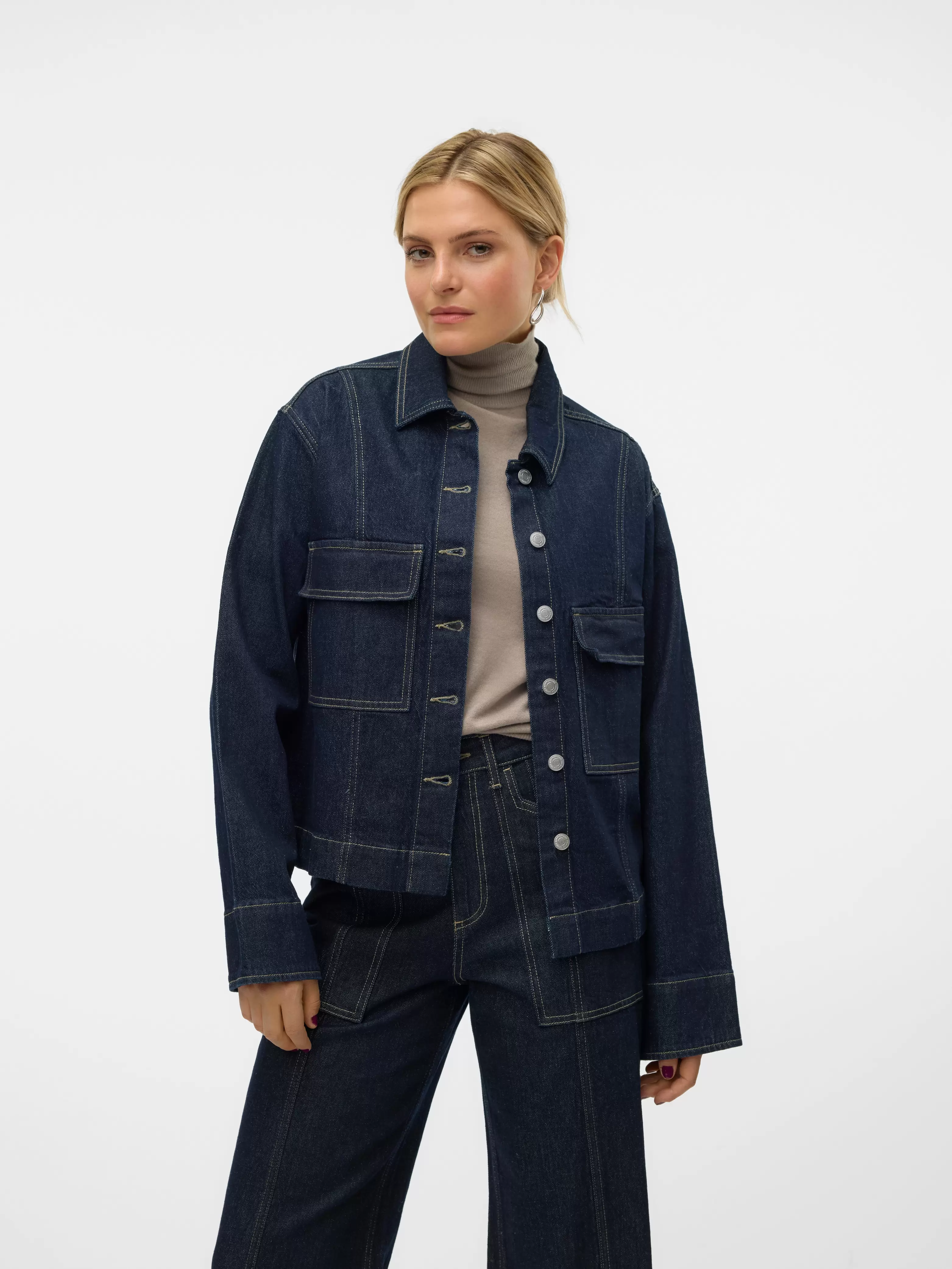 VMRANGA Denimskjorte på tilbud til 449,95 kr. hos Vero Moda