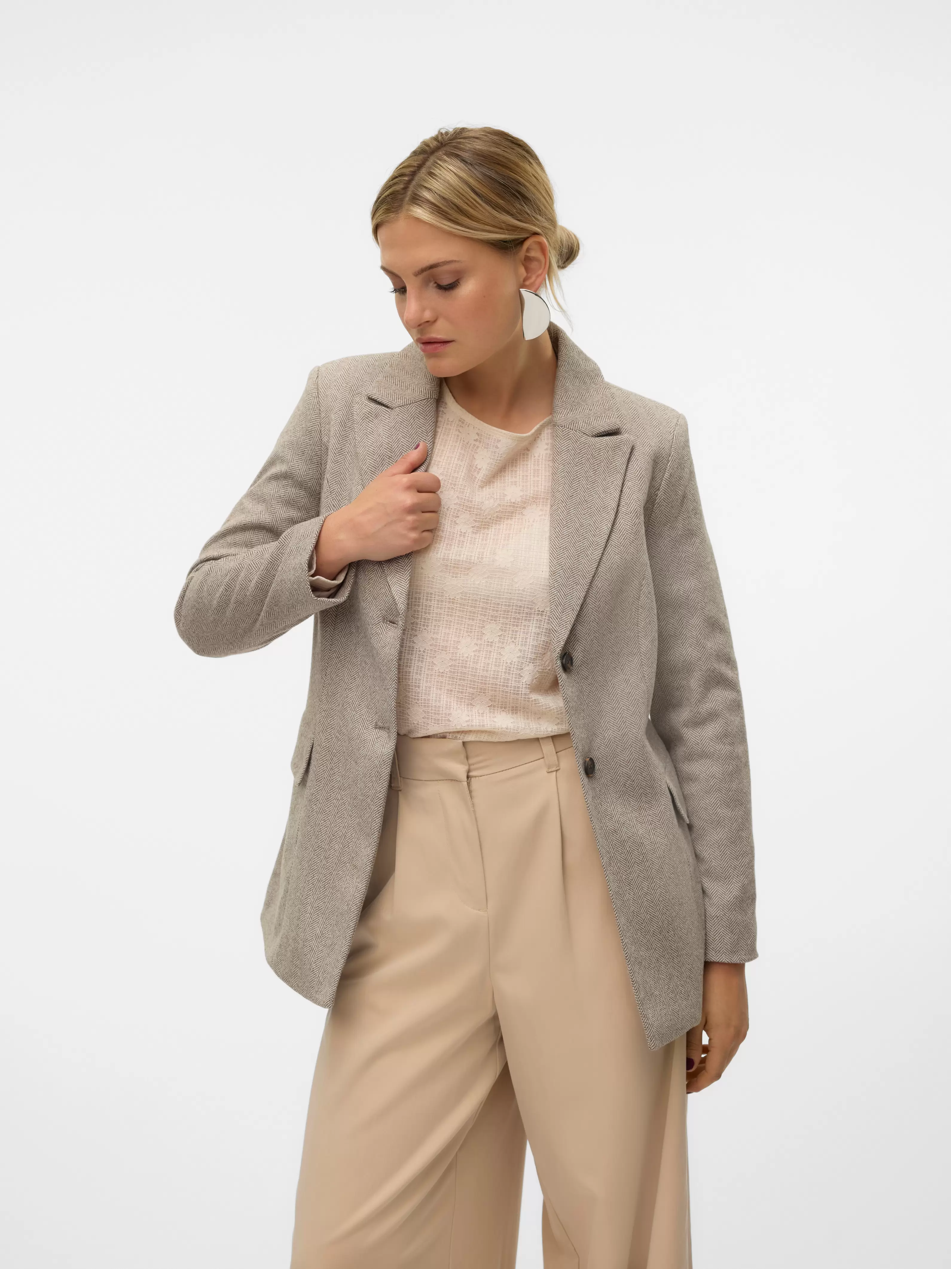 VMKAWI Blazer på tilbud til 399,95 kr. hos Vero Moda