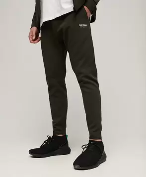 Sport Tech joggingbukser med smallere ben på tilbud til 489,3 kr. hos Superdry