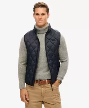 Diamantquiltet Fuji vest i et let materiale på tilbud til 799 kr. hos Superdry