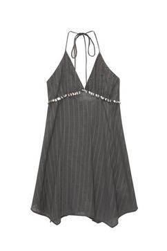 Kort, kjole med stropper og perlebesætning på tilbud til 259 kr. hos Pull & Bear