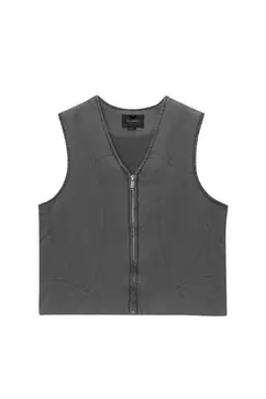 Stumpet vest med lynlås på tilbud til 299 kr. hos Pull & Bear