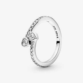 Two Sparkling Hearts Ring på tilbud til 499 kr. hos Pandora