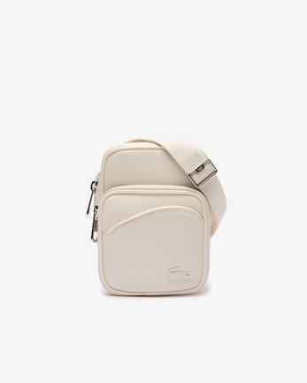 Small Angy Shoulder Bag på tilbud til 1200 kr. hos Lacoste