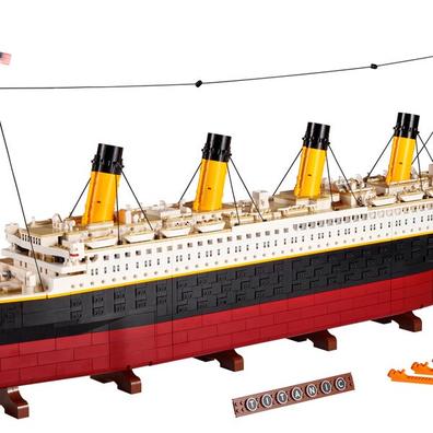 LEGO® Titanic på tilbud til 5299,95 kr. hos Lego