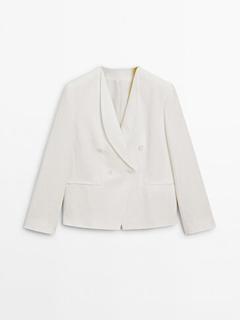 Double-breasted linen suit blazer with flap detail - Limited Edition på tilbud til 2599 kr. hos Massimo Dutti
