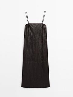 Crackled nappa leather midi dress - Limited Edition på tilbud til 3299 kr. hos Massimo Dutti