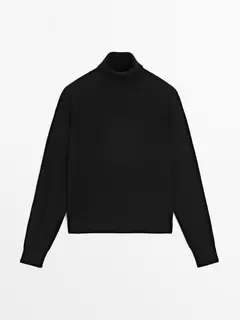 Wool blend turtleneck sweater på tilbud til 499 kr. hos Massimo Dutti